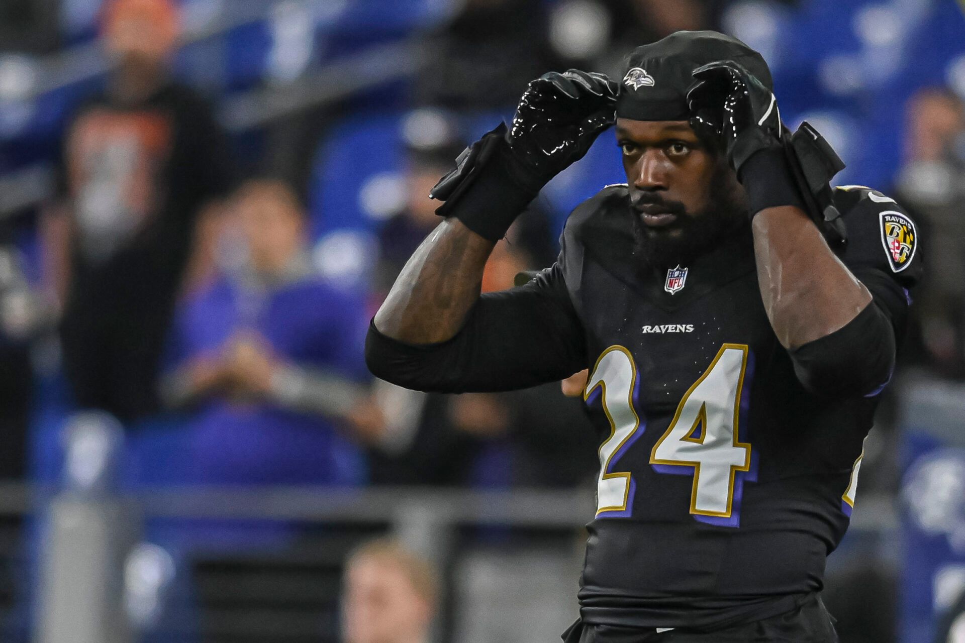 Baltimore Ravens linebacker Jadeveon Clowney (24) before the game against Cincinnati Bengals at M&T Bank Stadium.