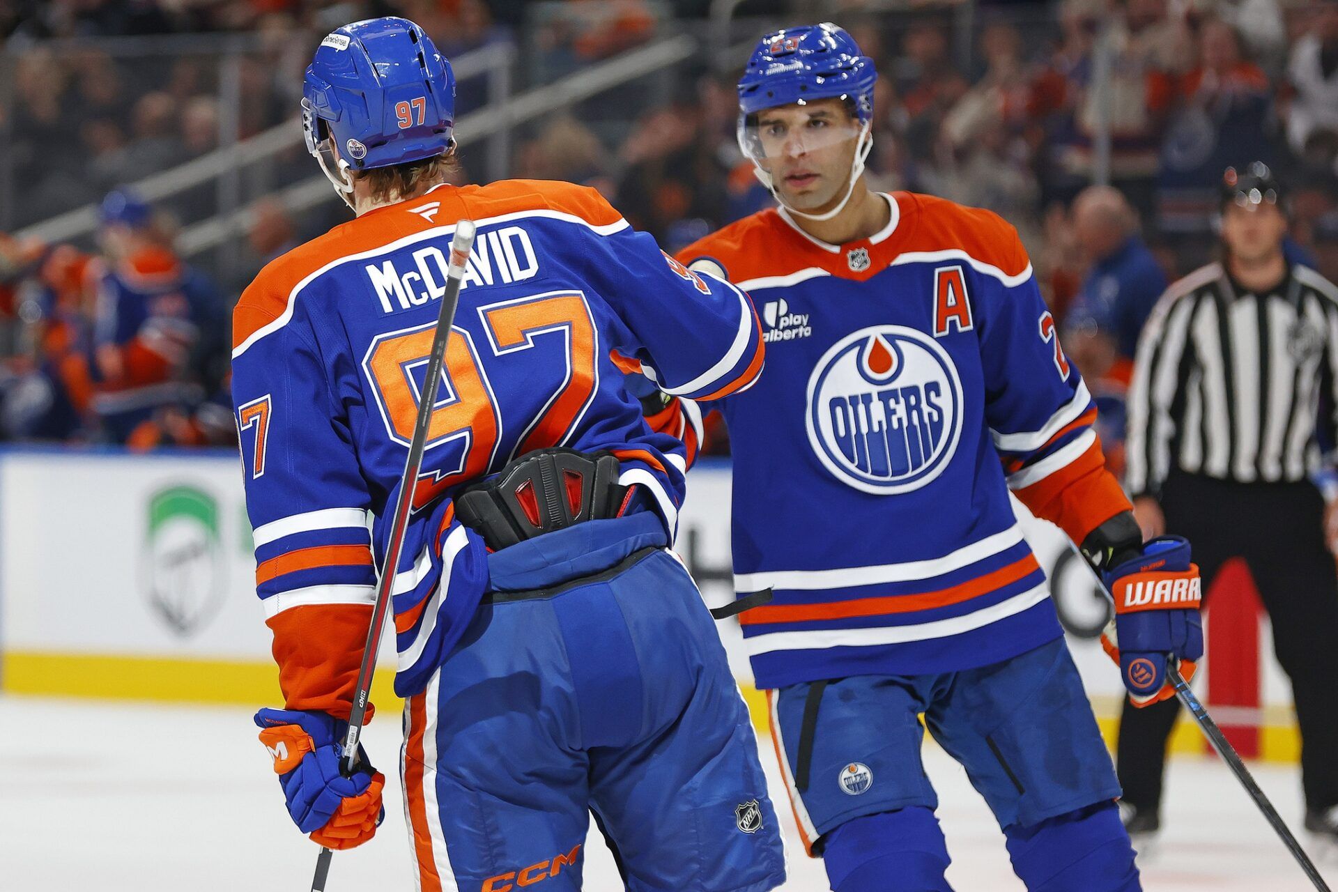 The Edmonton Oilers celebrate a goal scored by forward Connor McDavid (97) during the third period against the Seattle Kraken at Rogers Place.