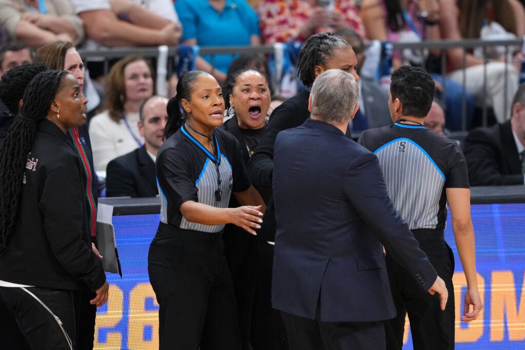 Geno Auriemma, Dawn Staley Separated on Sideline As UConn-South Carolina Final Four Clash Gets Heated Geno Auriemma, Dawn Staley Separated on Sideline As UConn-South Carolina Final Four Clash Gets Heated