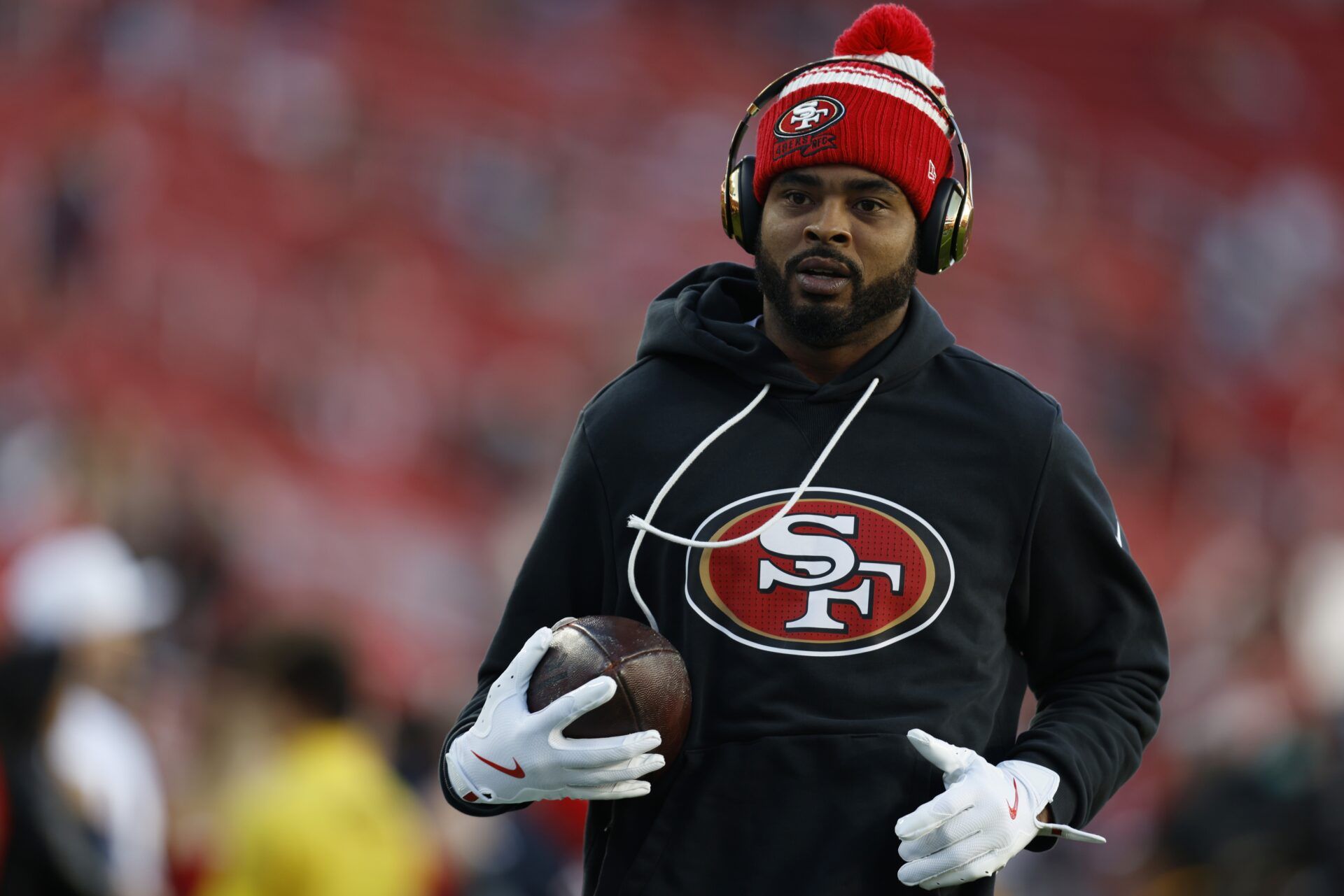 San Francisco 49ers wide receiver Jauan Jennings (15) warms up before the game against the Chicago Bears at Levi's Stadium.