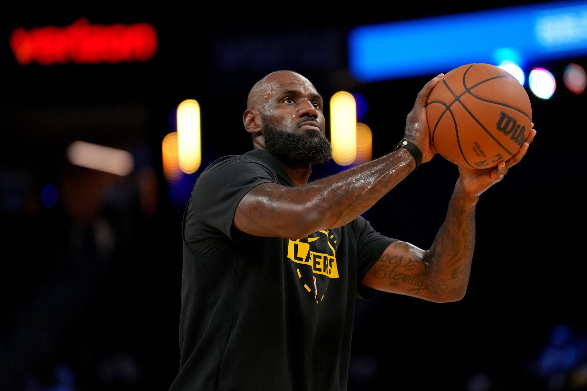 Los Angeles Lakers forward LeBron James (23) warms up before the game against the Golden State Warriors at the Chase Center.