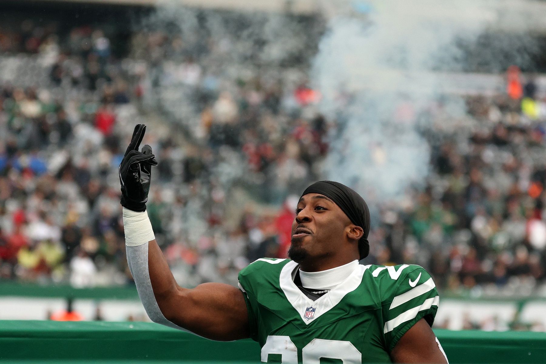 New York Jets running back Breece Hall (20) takes the field before the game against the Atlanta Falcons at MetLife Stadium.