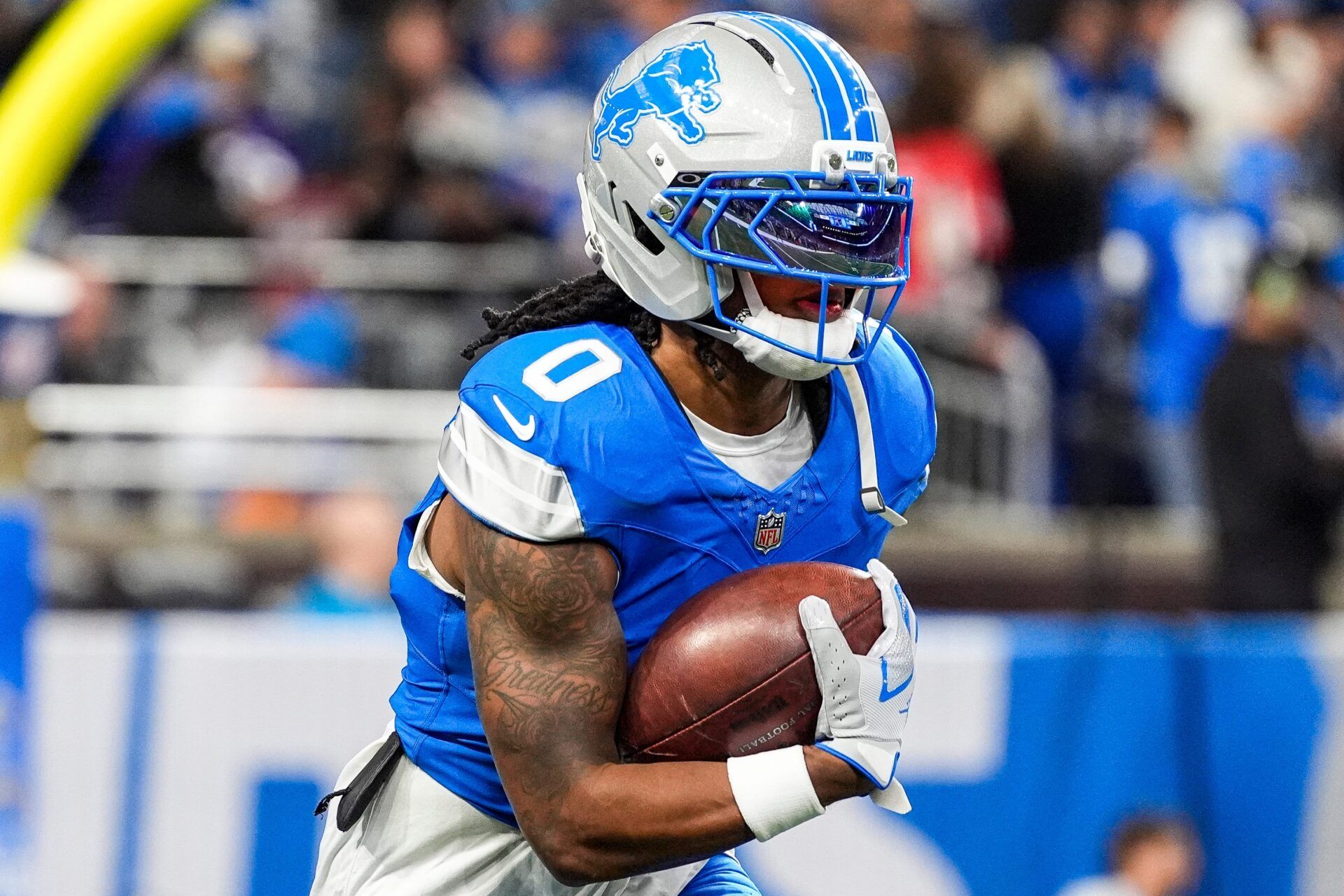 Detroit Lions running back Jahmyr Gibbs (0) warms up ahead of the Minnesota Vikings game at Ford Field in Detroit on Sunday, November 2, 2025.