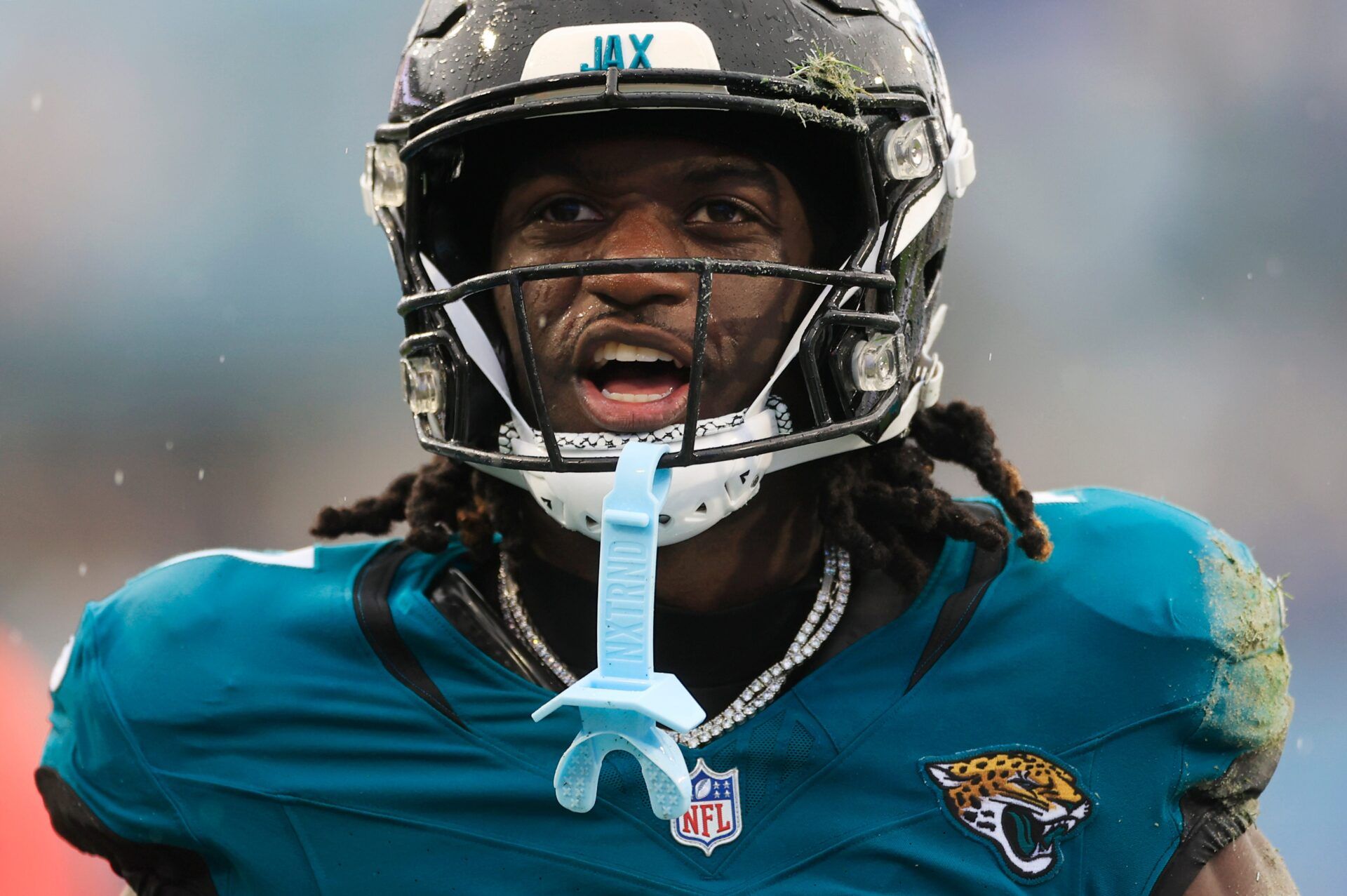(EDITORÕS NOTE: Resubmitted with alternate crop.) Jacksonville Jaguars wide receiver Brian Thomas Jr. (7) reacts to his first down pickup during the second quarter of an NFL football matchup Sunday, Dec. 29, 2024 at EverBank Stadium in Jacksonville, Fla. [Corey Perrine/Florida Times-Union]