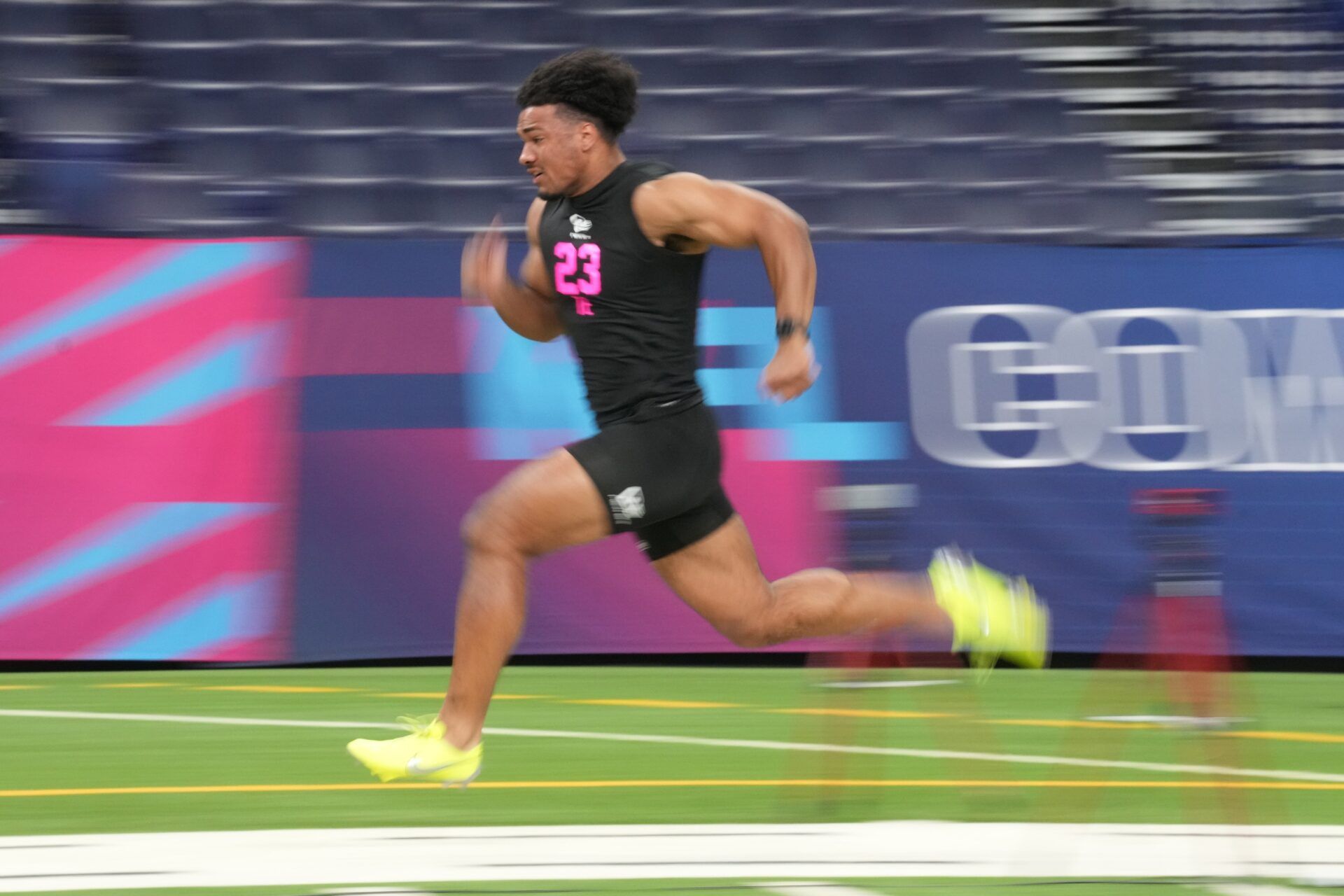 Oregon tight end Kenyon Sadiq (TE23) during the NFL Scouting Combine at Lucas Oil Stadium.