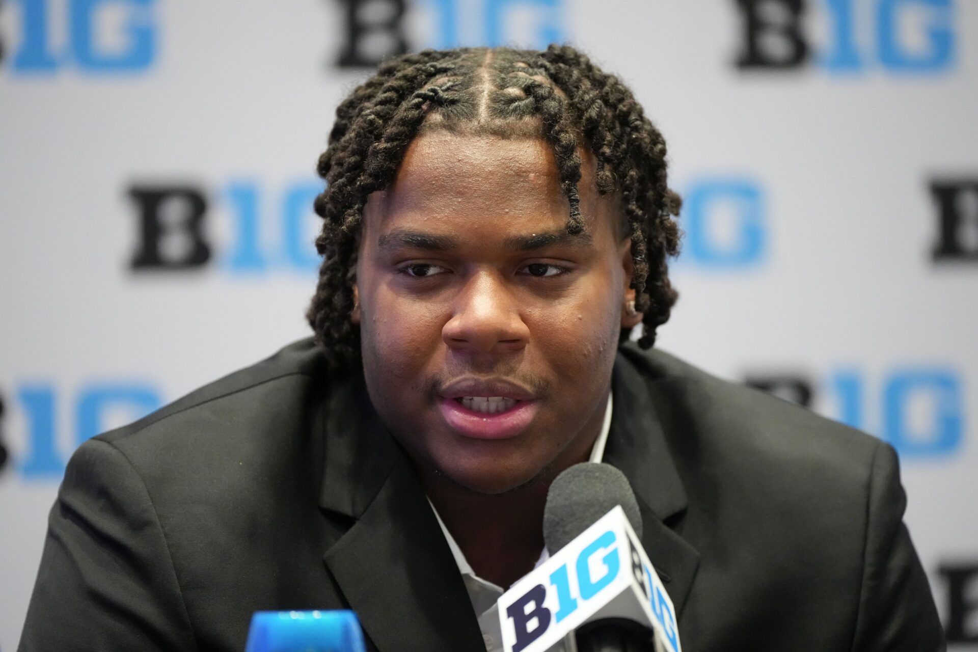 Illinois offensive lineman J.C. Davis speaks to the media during the Big Ten NCAA college football media days at Mandalay Bay Resort.