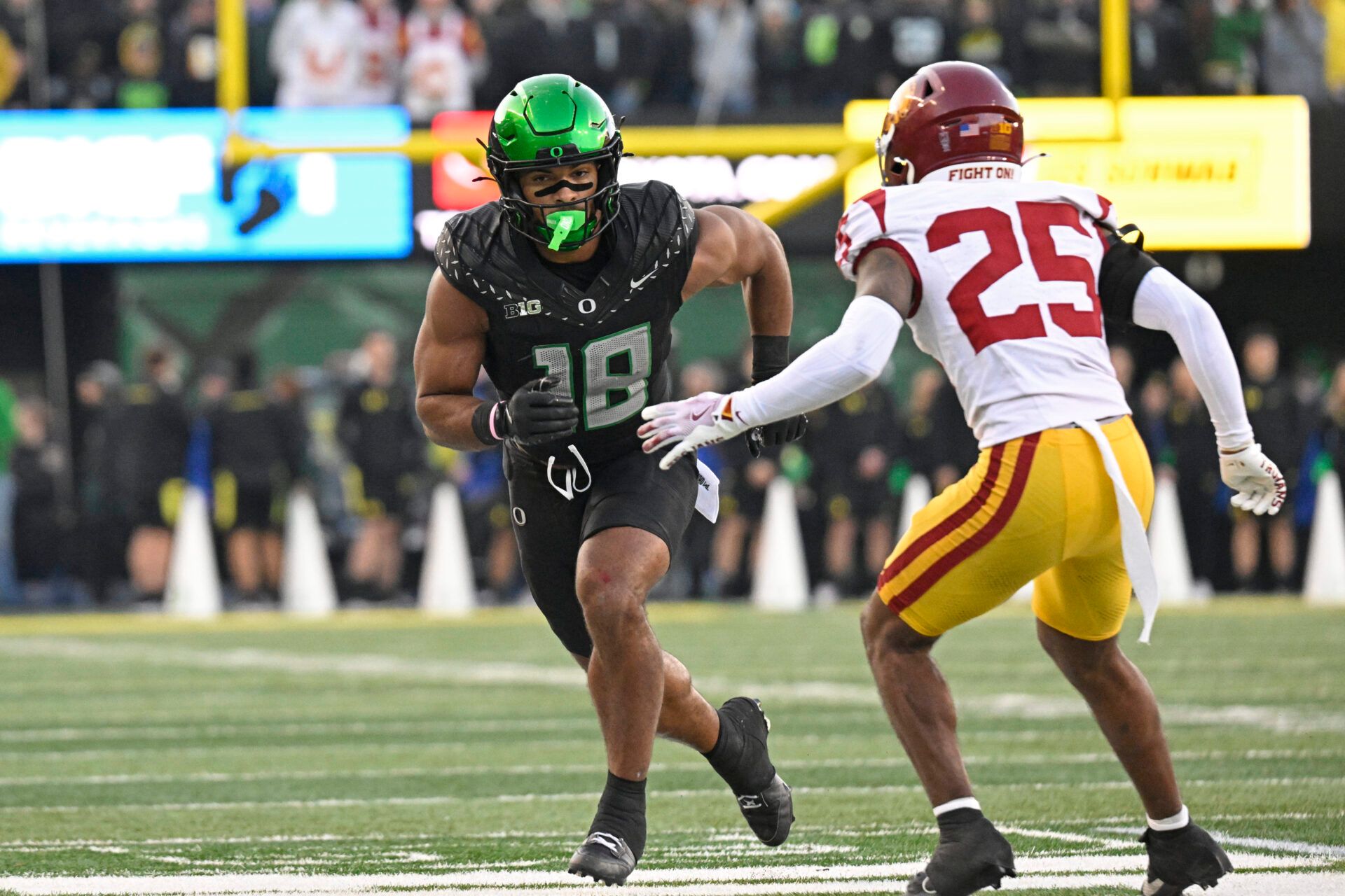 Oregon Ducks tight end Kenyon Sadiq (18) looks on against the Southern California Trojans during the second half at Autzen Stadium.