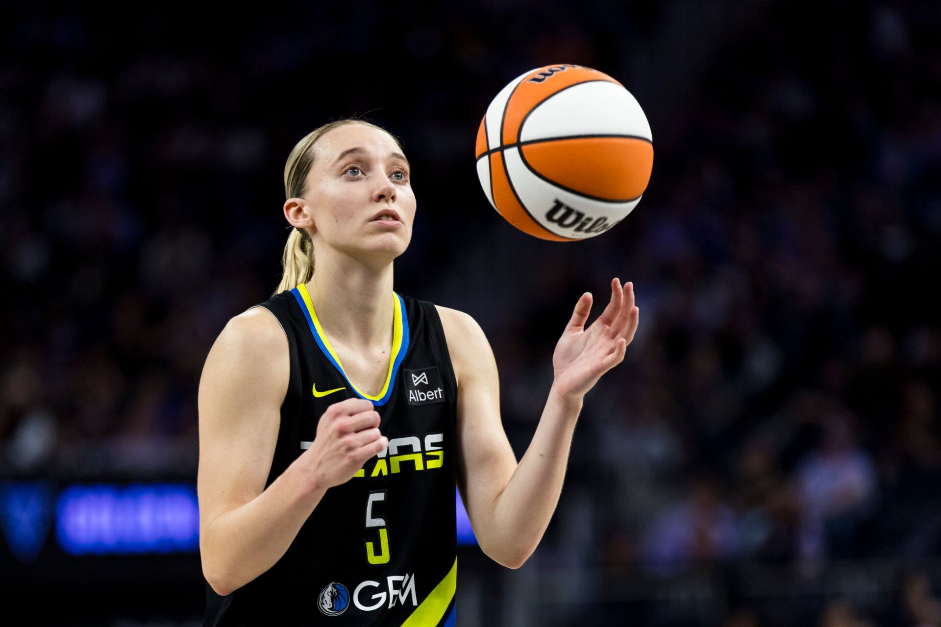 Dallas Wings guard Paige Bueckers (5) prepares to take a free throw against the Golden State Valkyries during the second half at Chase Center.