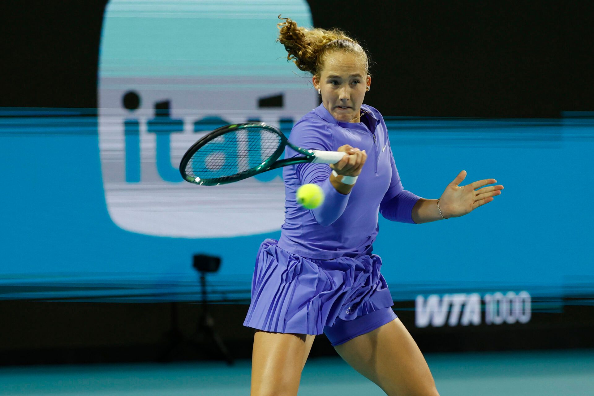 Mirra Andreeva hits a forehand against McCartney Kessler (USA) (not pictured) on day 3 of the 2026 Miami Open at Hard Rock Stadium.