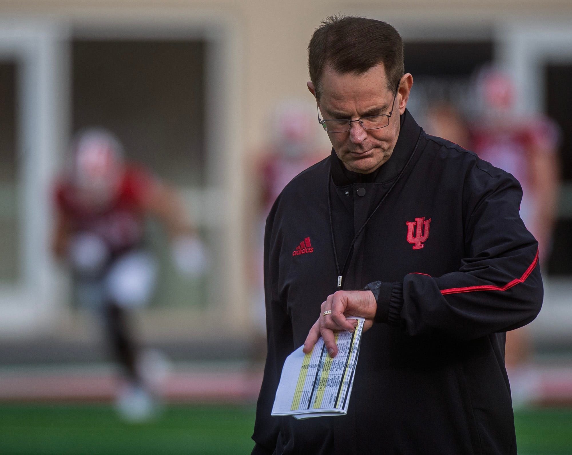 National Analyst Gives 800,000 Reasons To Fear Indiana Amid 0M Prediction for Curt Cignetti