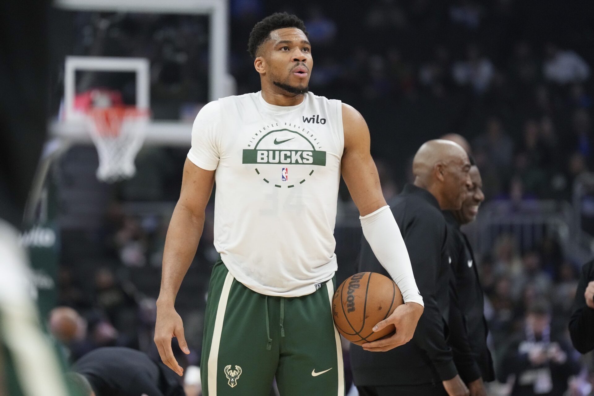 Milwaukee Bucks forward Giannis Antetokounmpo (34) during warmups prior to the game against the Phoenix Suns at Fiserv Forum.