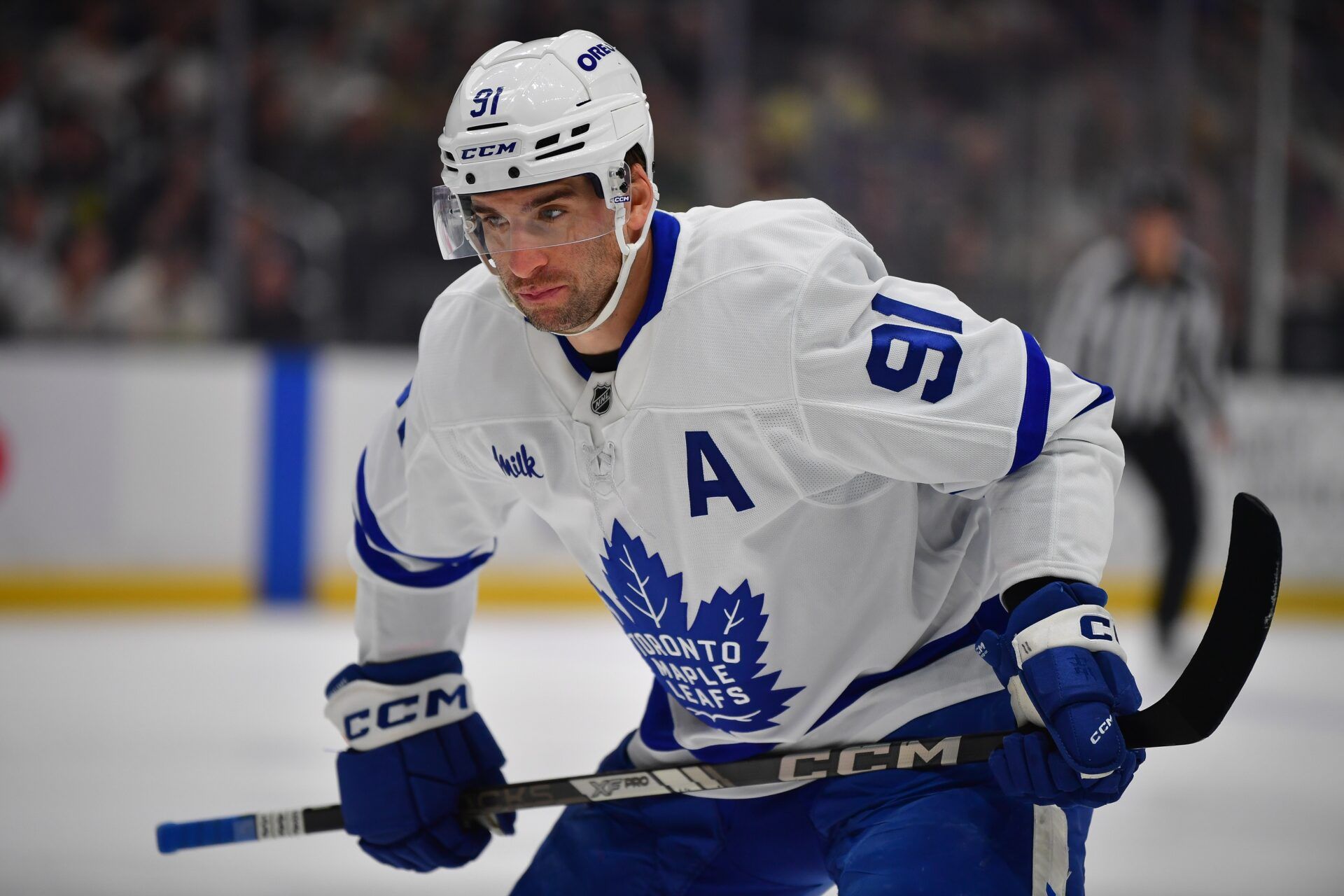 Toronto Maple Leafs center John Tavares (91) against the Los Angeles Kings during the first period at Crypto.com Arena.