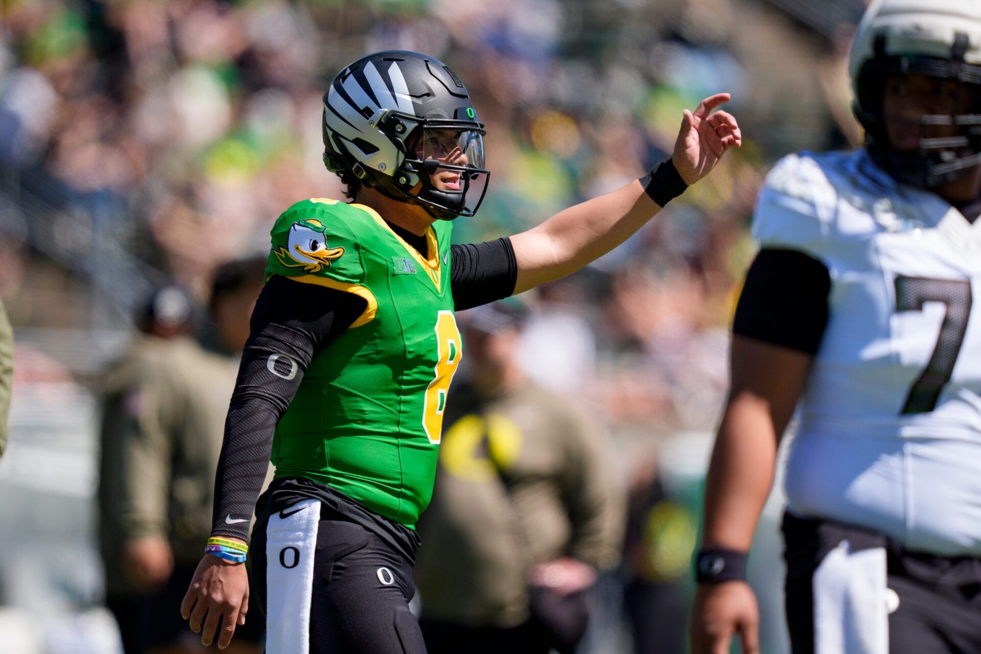 Fighting Ducks quarterback Dylan Raiola warms up during the Oregon Ducks annual spring game on April 25, 2026 at Autzen Stadium in Eugene, Oregon.