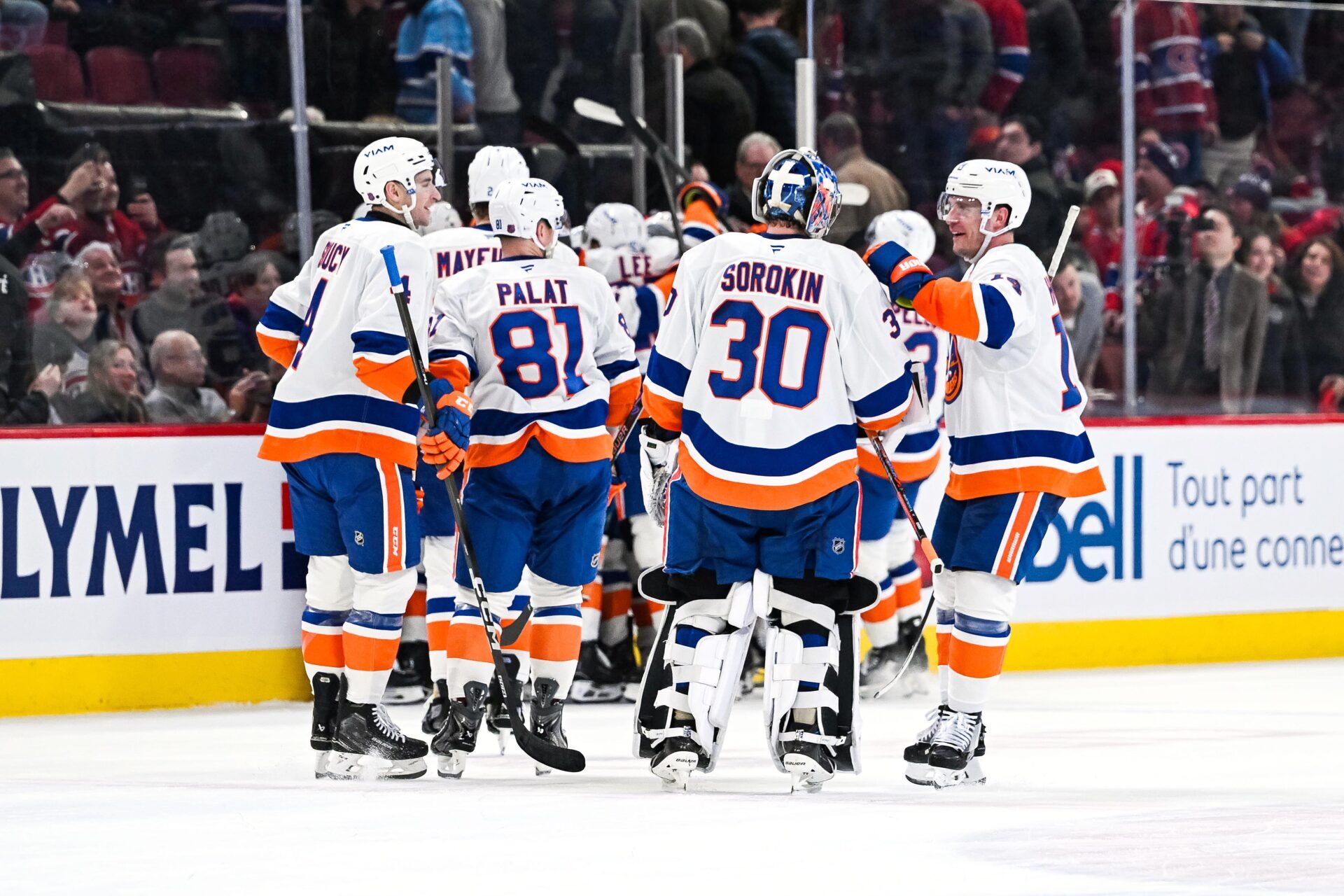 New York Islanders players at Bell Centre.