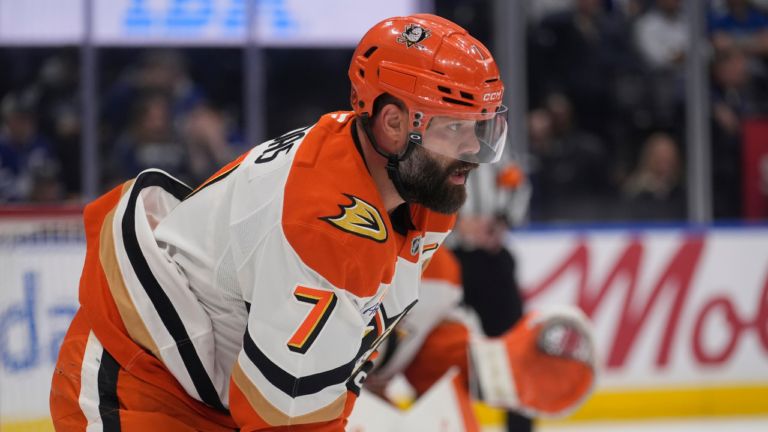 Montreal Canadiens Urged to Battle Panthers, Maple Leafs in Chase For Veteran D-Man