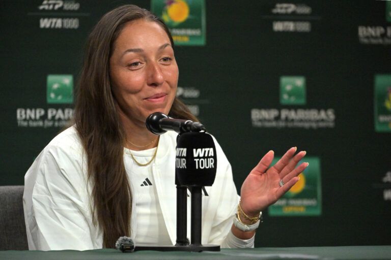 Jessica Pegula (USA) speaks to the media at a news conference.