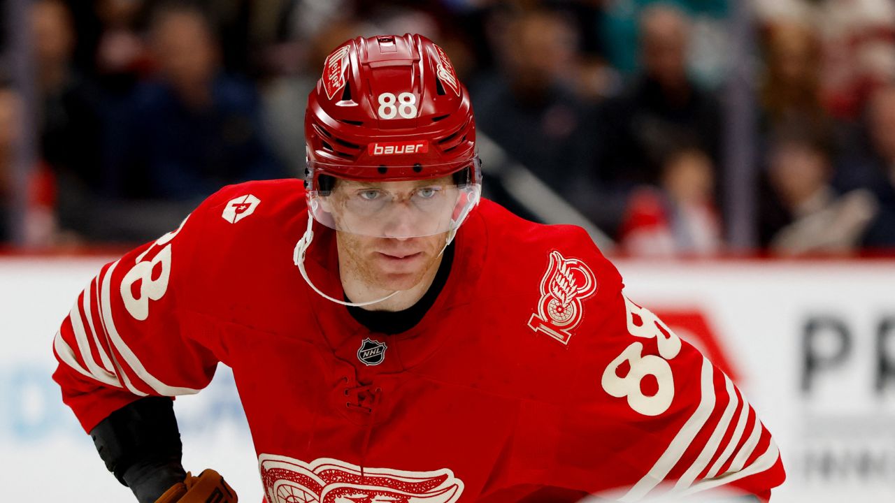 ‘That’s Just Crazy’ — NHL Fans Stunned as Patrick Kane Bags $16,000,000 in Blackhawks Reunion