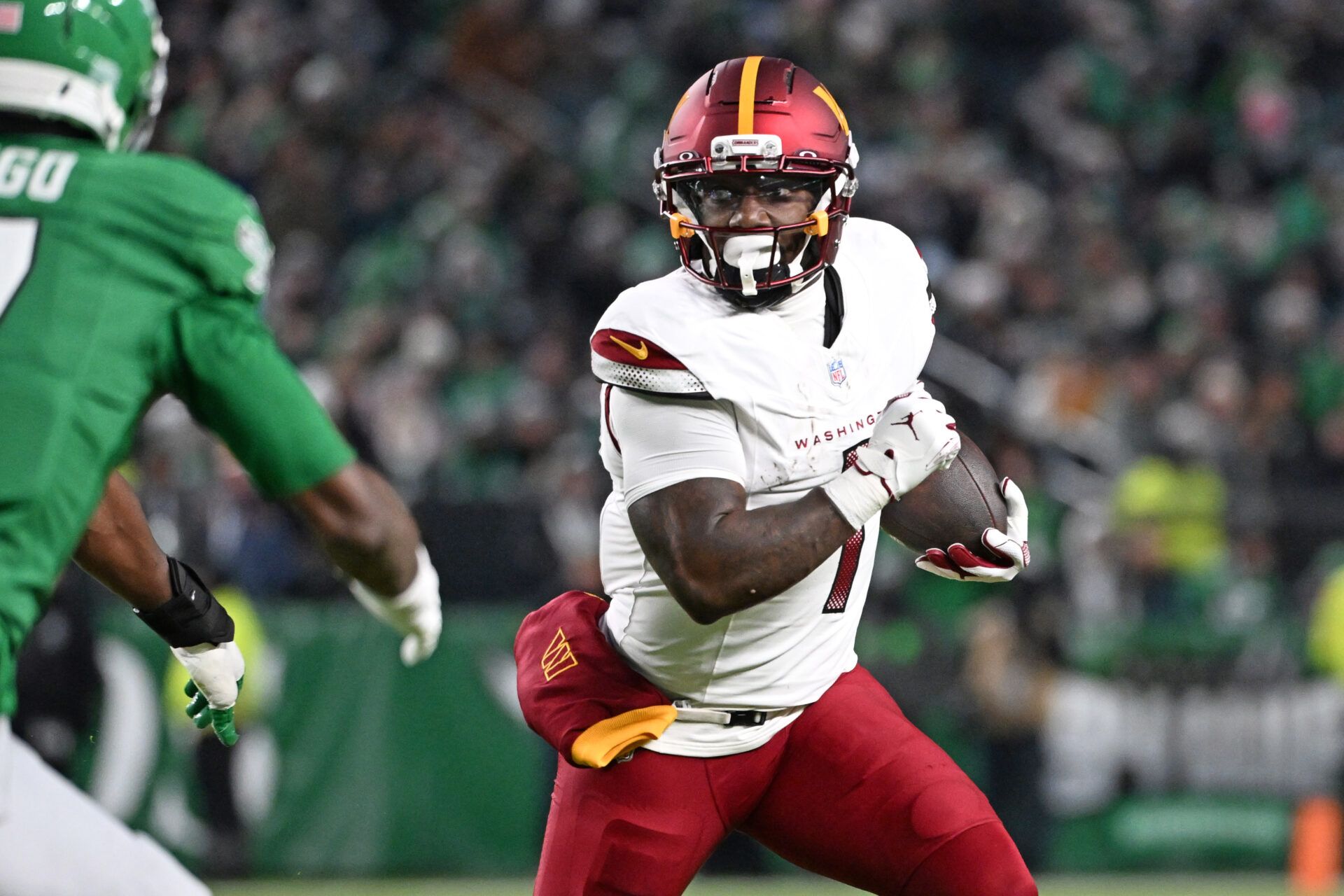 Washington Commanders wide receiver Deebo Samuel (1) against the Philadelphia Eagles at Lincoln Financial Field.