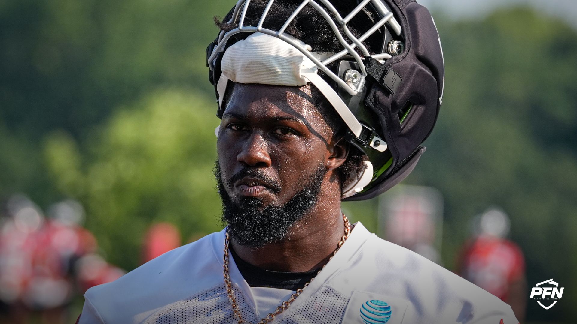 ‘Nightmare Training Camp for NFC South,’ ‘Just Brutal’ — NFL World Reacts to Falcons DE Jalon Walker’s Potential Season-Ending Injury