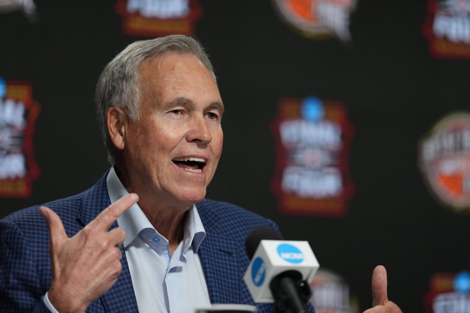 Mike D’Antoni during the Naismith Hall of Fame press conference at Lucas Oil Stadium.