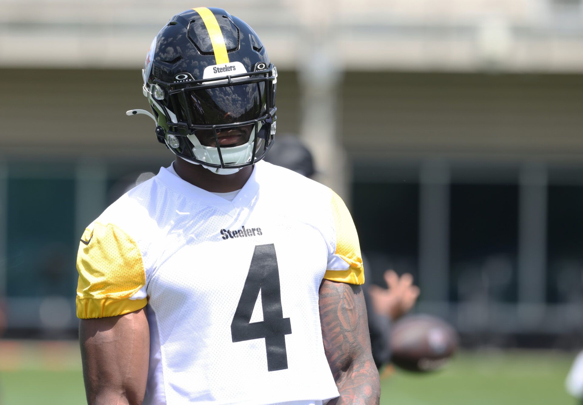 Pittsburgh Steelers wide receiver DK Metcalf (4) participates in OTA  drills at the UPMC Rooney Sports Complex.