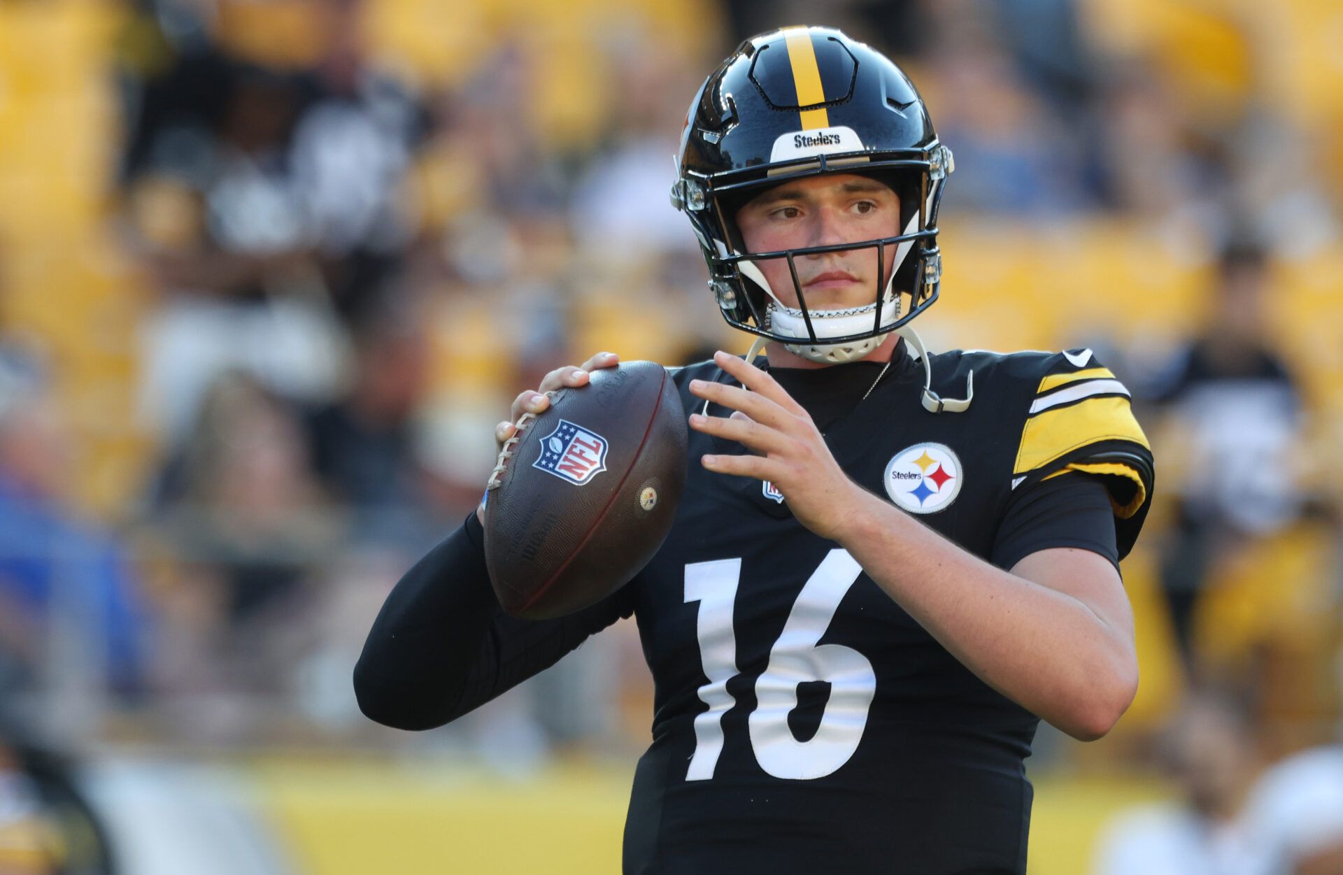 Pittsburgh Steelers quarterback Drew Allar (16) warms up before the game against the New York Jets at Acrisure Stadium.