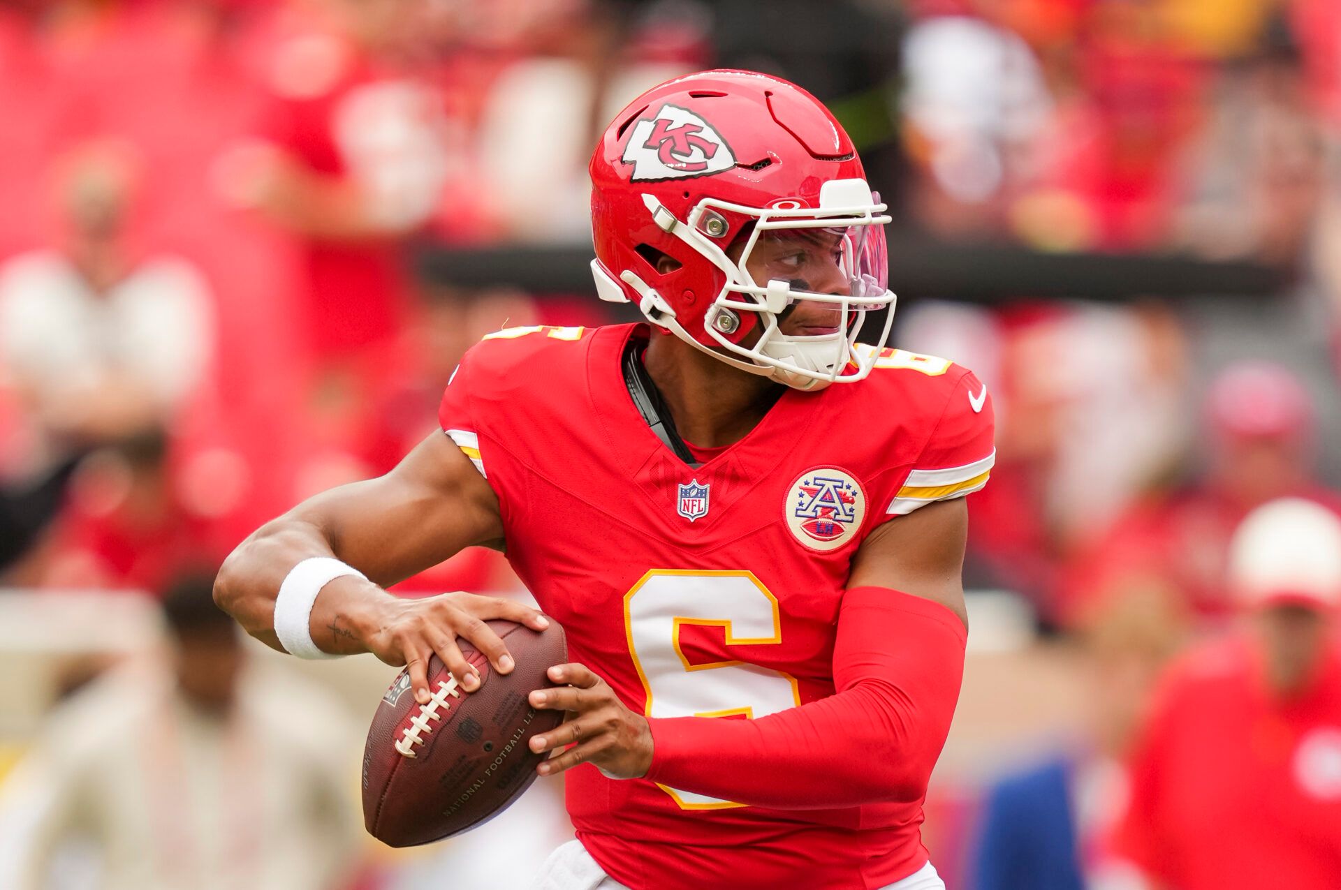 Kansas City Chiefs quarterback Justin Fields (6) warms up prior to a game against the Los Angeles Rams at Arrowhead Stadium.
