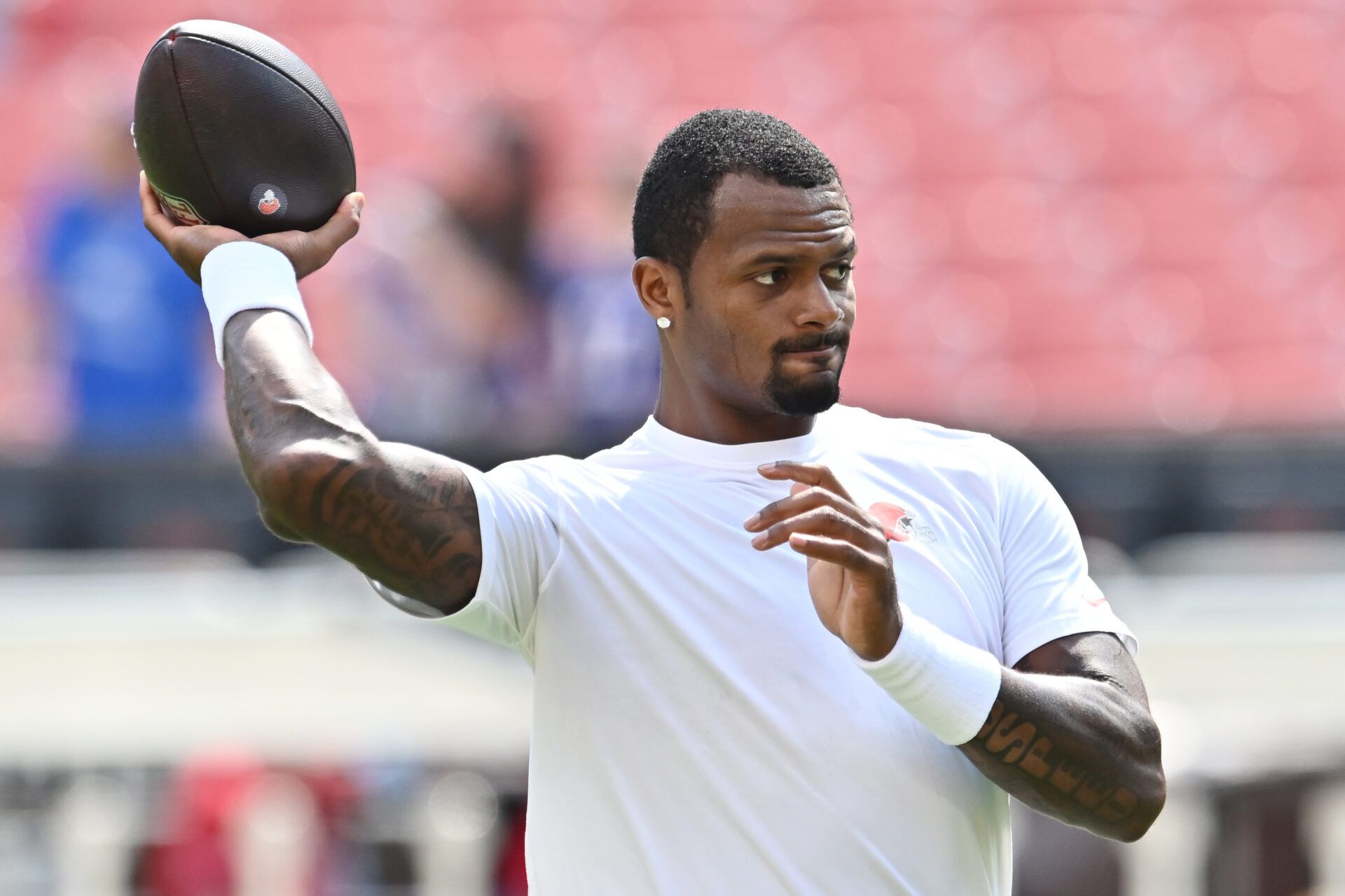 Cleveland Browns quarterback Deshaun Watson (4) warms up before the game between the Browns and the Buffalo Bills at Huntington Bank Field.