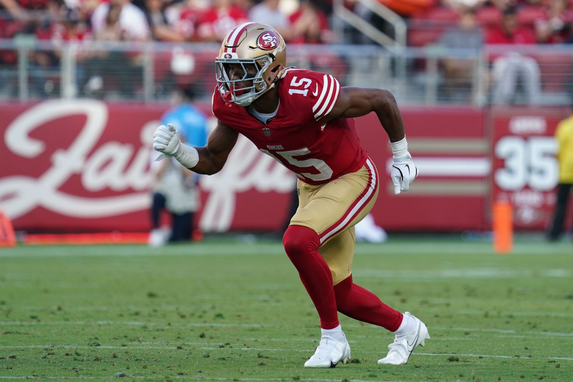 San Francisco 49ers wide receiver De'zhaun Stribling (15) sprints from the line of scrimmage in the first quarter against the Tennessee Titans at Levi's Stadium.