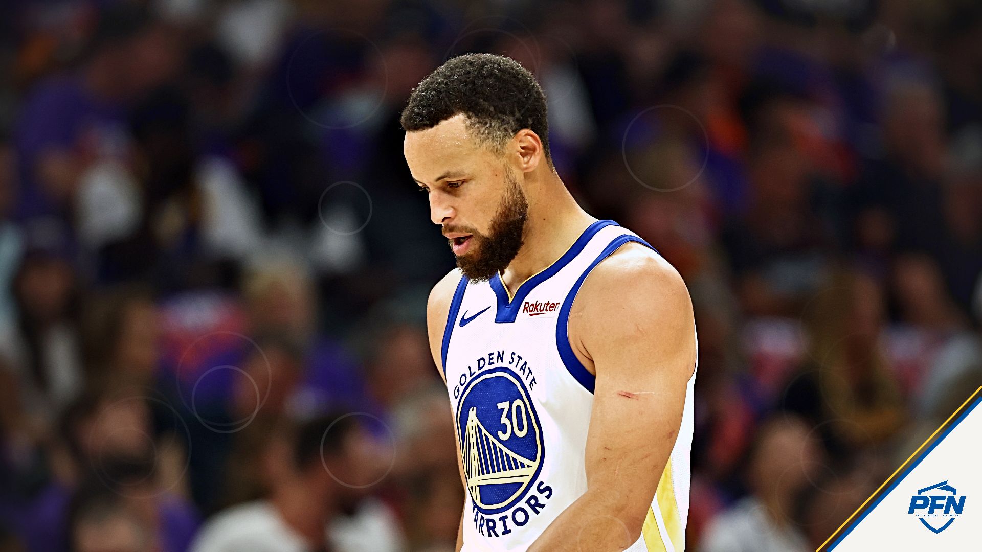 Golden State Warriors guard Stephen Curry (30) against the Phoenix Suns during the play-in rounds of the 2026 NBA Playoffs at Mortgage Matchup Center.