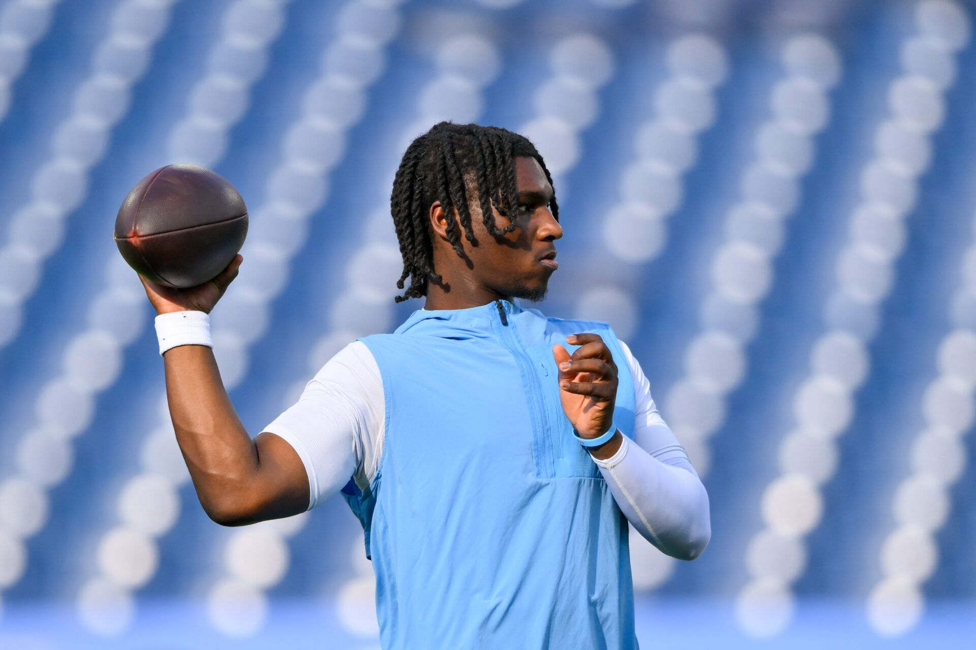 Tennessee Titans quarterback Cam Ward (1) throws a pass during warmup period against the Seattle Seahawks at Nissan Stadium.