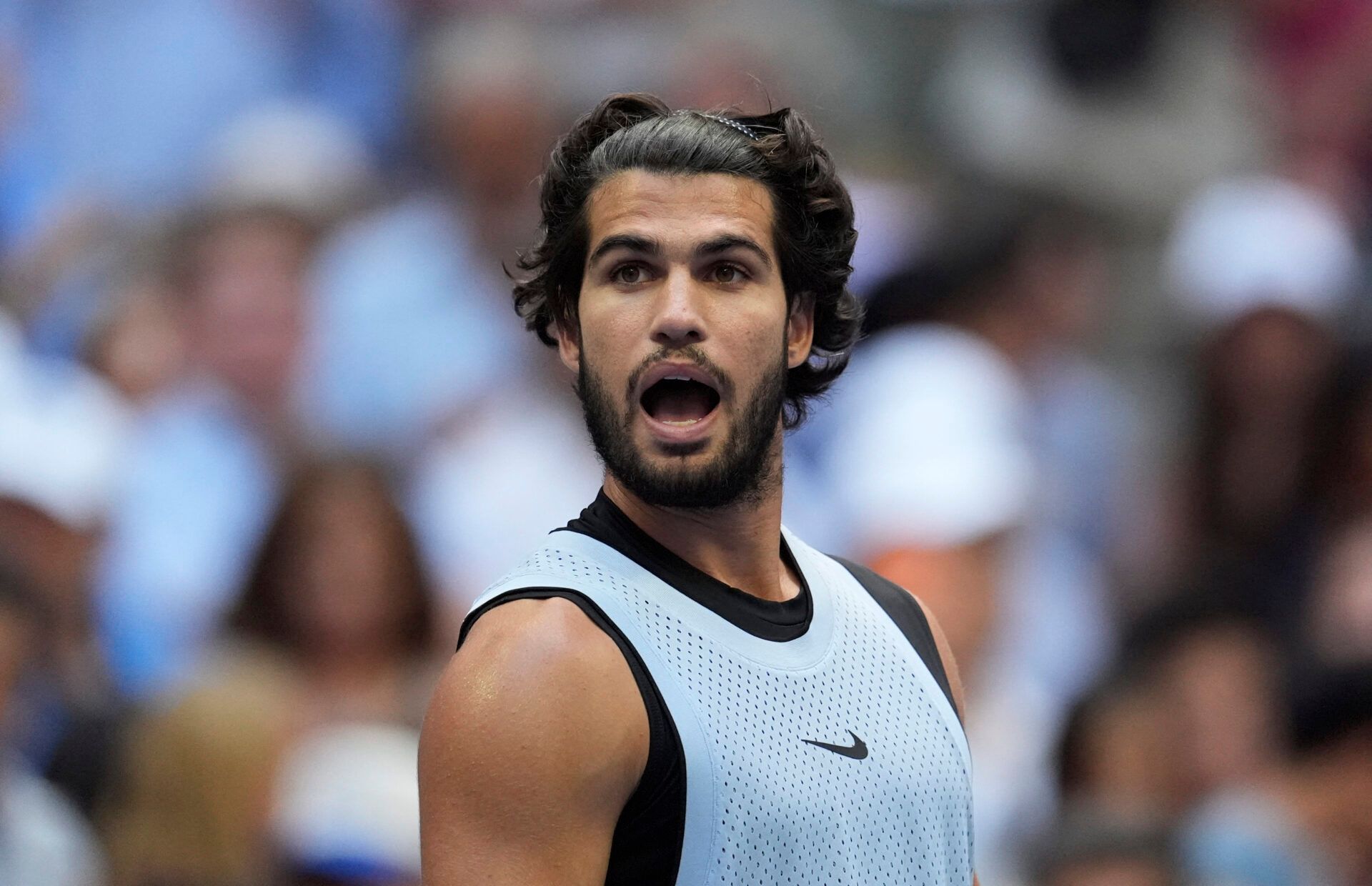 Tennis - U.S. Open - Flushing Meadows, New York, United States - September 6, 2026 Spain's Carlos Alcaraz celebrates winning his round of 16 match against Tommy Paul of the U.S. REUTERS/Eduardo Munoz