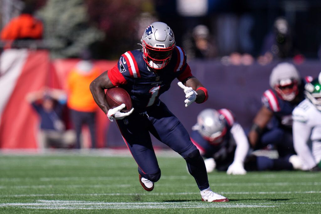 ‘It's an Awful Sign' — Former Eagles LB Gets Brutally Honest on A.J. Brown's ‘Embarrassing' Start to Patriots Career